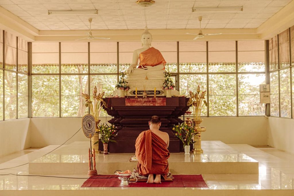 Initiation à la méditation au Wat Umong à Chiang Mai