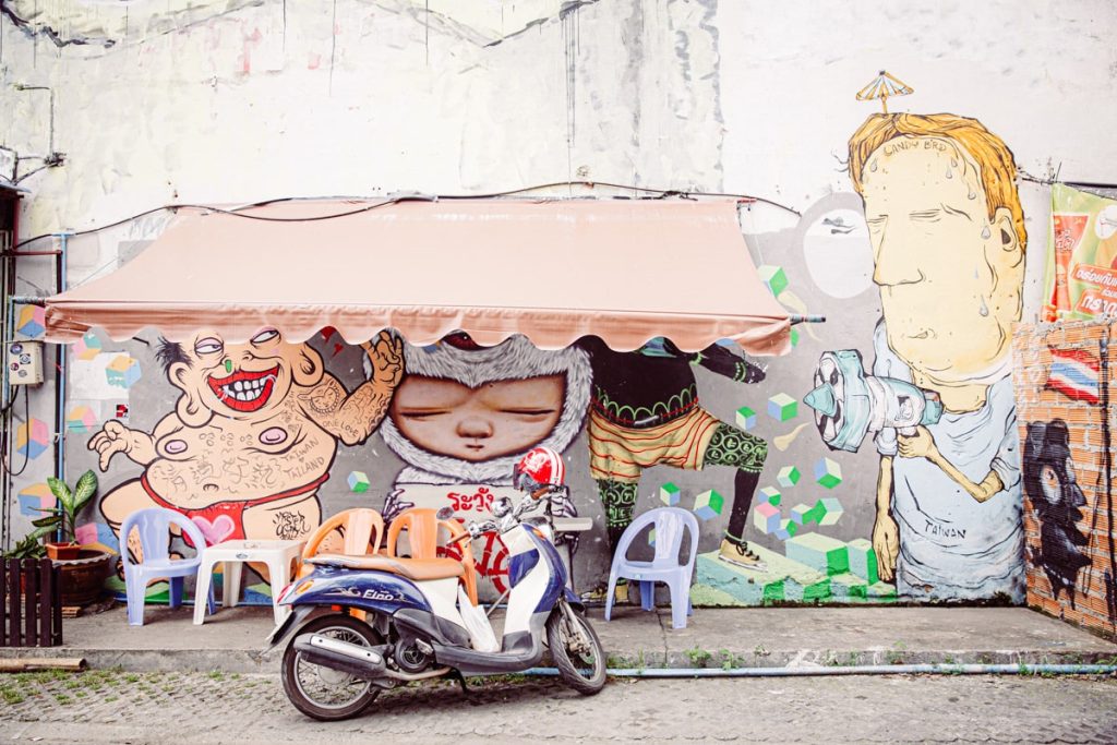 Une oeuvre de Street art à Chiang Mai de l'artiste Thaï Alex Face