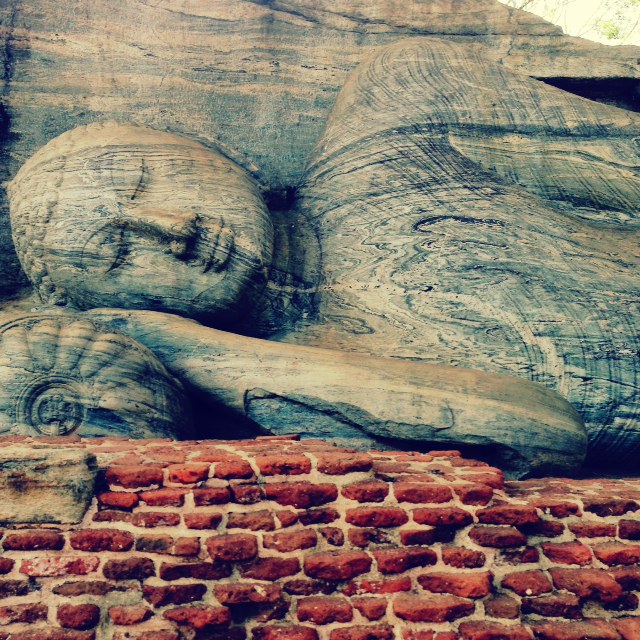 Bouddhisme au Sri Lanka - Bouddha couché pollonaruwa