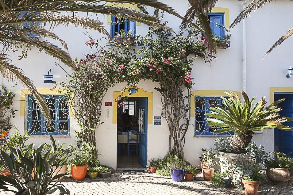 La cour de la jolie pension des dunes à carrapateira