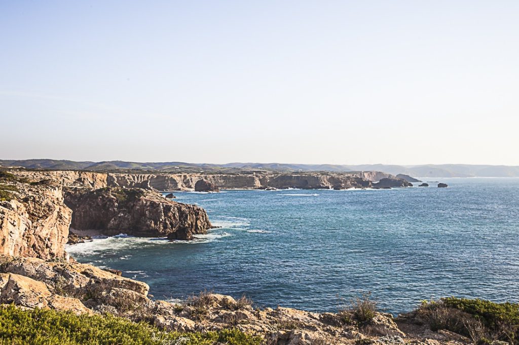Je ne me lasse pas de ces vues sur les falaises autour de Carrapateira
