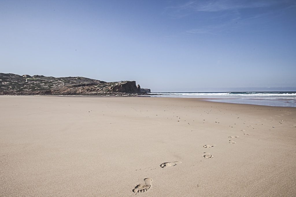 Sentiment de liberté sur la plage de Bodeira à Carrapateira