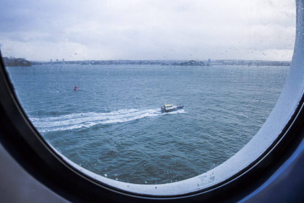 Le bateau pilot à l'arrivée à Plymouth