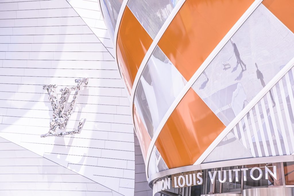 L'entrée de la fondation Louis Vuitton