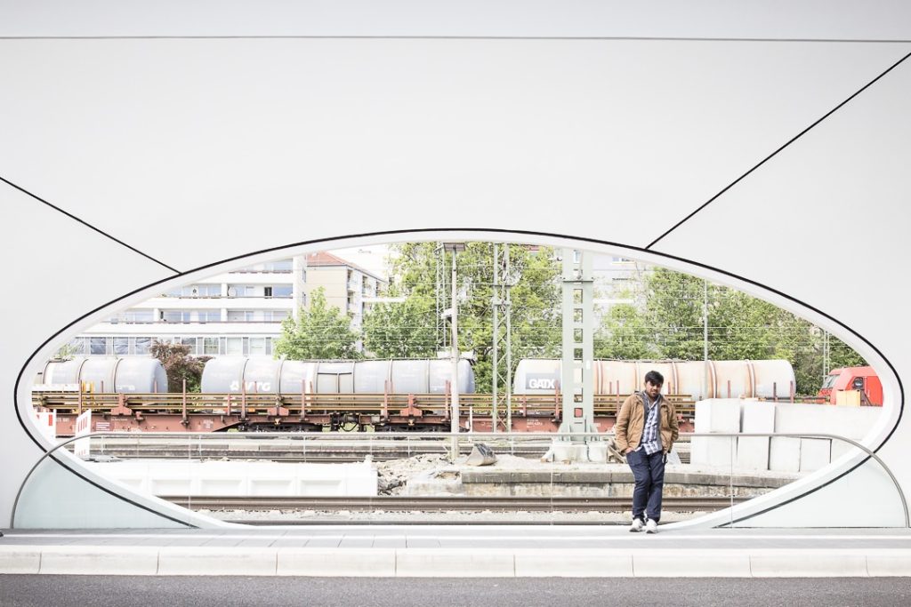 Depuis la gare routière assez design de Pforzheim un bus vous emmène vers la forêt noire en 20 minute