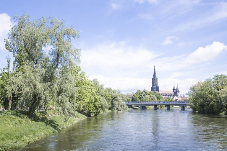 Traverser le Danube à vélo à Ulm - Allemagne