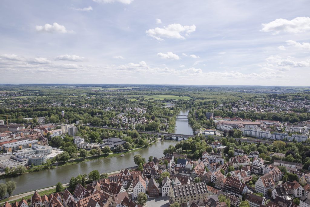 vue sur les bords du Danube depuis la flèche de la cathédrale de Ulm, Allemagne