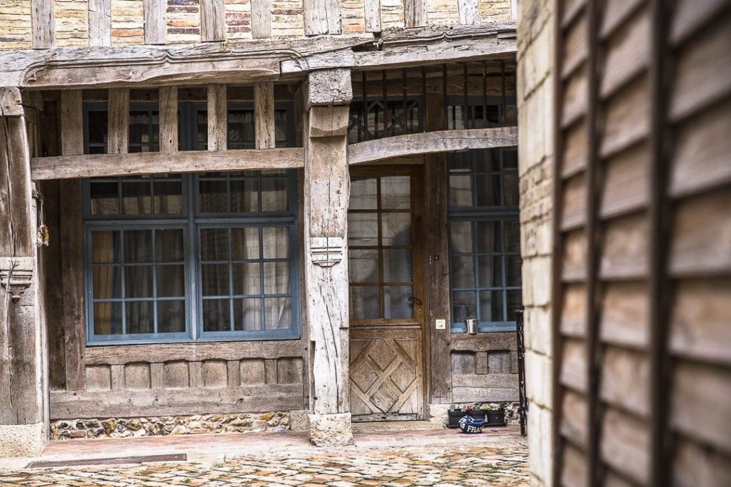 Troyes en Champagne - jolie cour intérieure