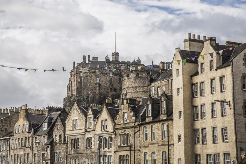 Grassmarket et le chateau d'Edimbourg - Ecosse