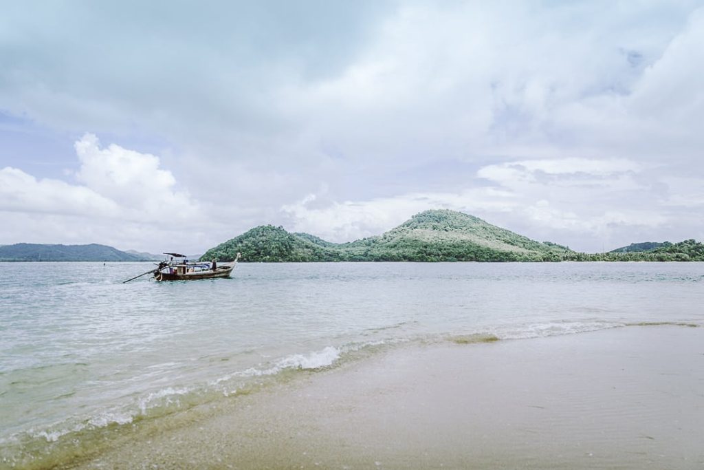 Le banc de sable de l'ile de Koh Nok dans la baie de Phang Nga, à deux pas de Koh Yao Noi - Thaïlande