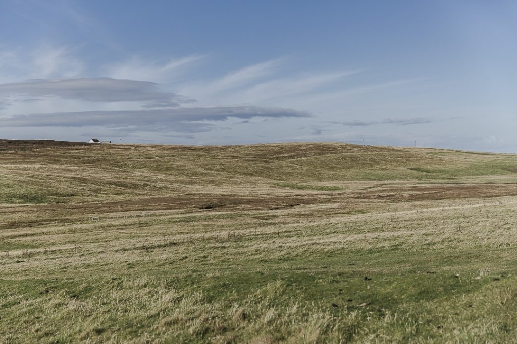 Magnifiques hauteurs de Duncansby head au nord-est des highlands en Ecosse