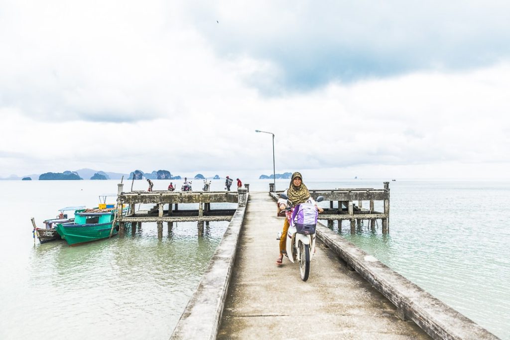 Sur le ponton de Koh Yao Noi - Baie de Phang Nga, Thaïlande