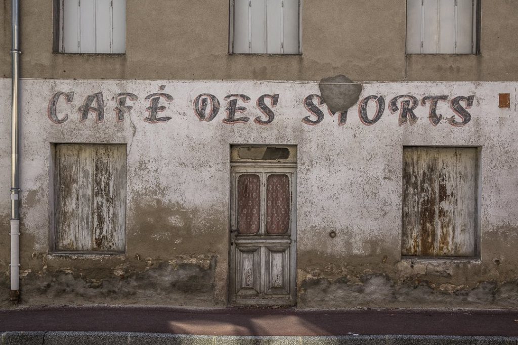 Façade du café des sports