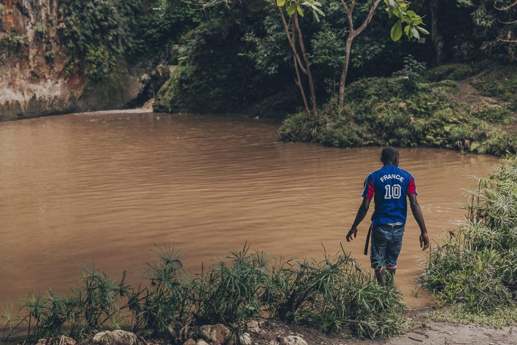 Bassin bleu transformé en bassin marron - Haiti