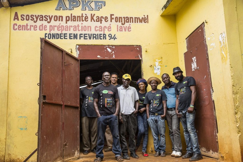 L'Equipe de l'association des producteurs de café de Fond Jean Noel sur la route du café en Haiti