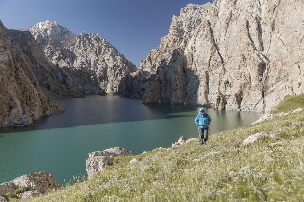 Guide pratique détaillé pour préparer son voyage au Kirghizstan. Que voir ? Que faire ? Où loger ? Que prendre dans son sac à dos ?