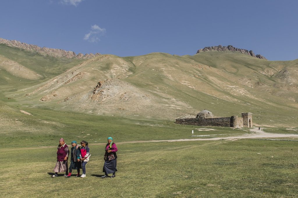 Tach Rabat, un caravanserail situé à plus de 100 km de Naryn, Kirghizstan