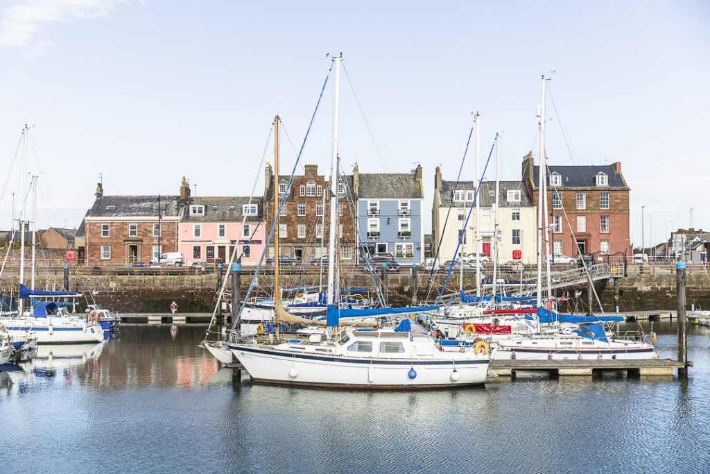 Le joli village d'Arbroath est situé au nord d'Edimbourg (entre Dundee et Stoneheaven) et est connu pour son abbaye et ses haddocks fumés #Ecosse #Arbroath #scotspirit