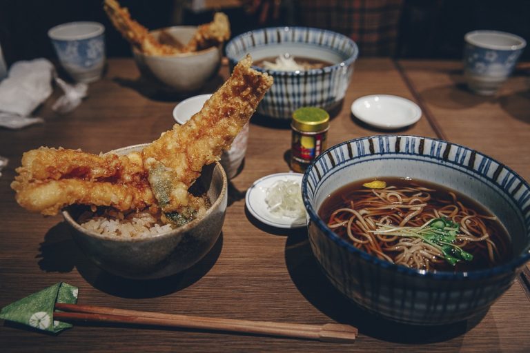 Pate de sarrasin et tempura, un bon déjeuner japonais #japon #cuisine #asie