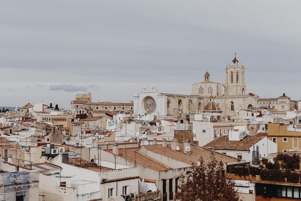 Vue sur la cathédrale de Tarragone depuis le Cirque Romain #roadtrip #catalogne