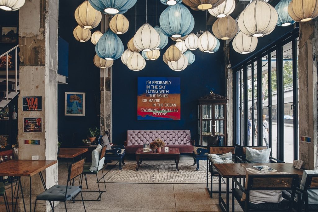 Le lobby du Yim Yam hostel, un petit hotel bon marché en plein coeur de Bangkok. Idéal pour un stopover d'un à 3 nuits à Bangkok #Bangkok #thailande