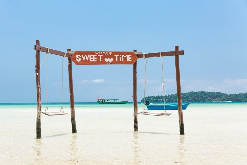 Saracen Bay, la plage paradisiaque du Cambodge. Elle se trouve sur Koh Rong Samloem