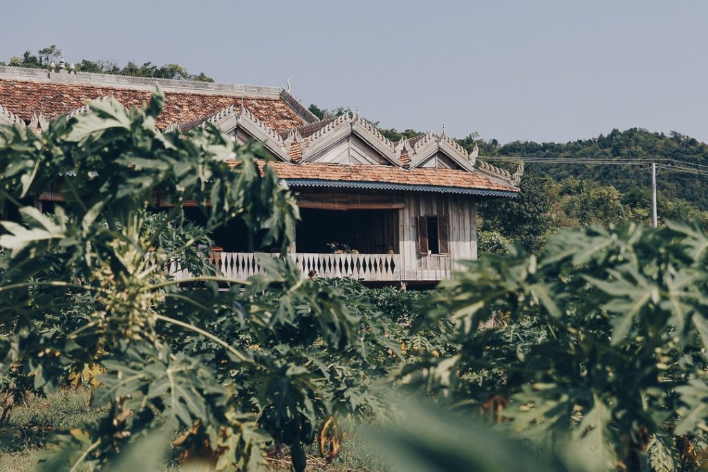 Le sublime bâtiment traditionnel khmer à la Plantation, domaine de plantation de poivre de kampot #cambodge