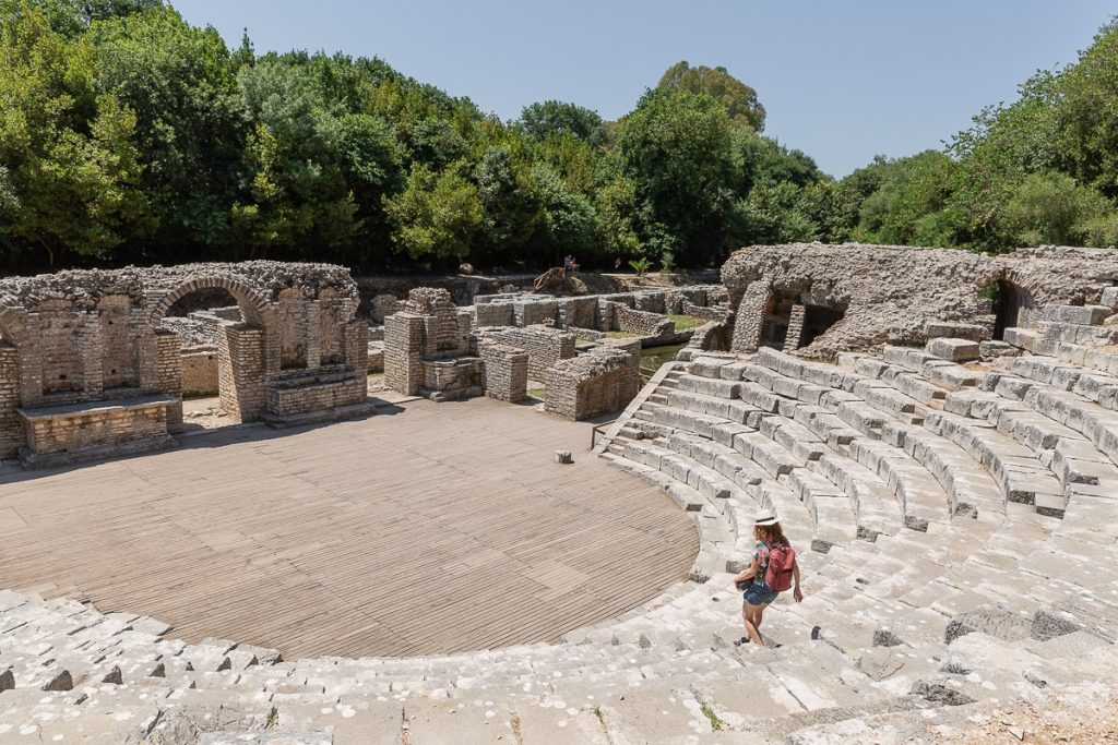 Théatre du site archéologique de Butrint en Albanie. Ce site est situé dans un parc national et il est très agréable à visiter