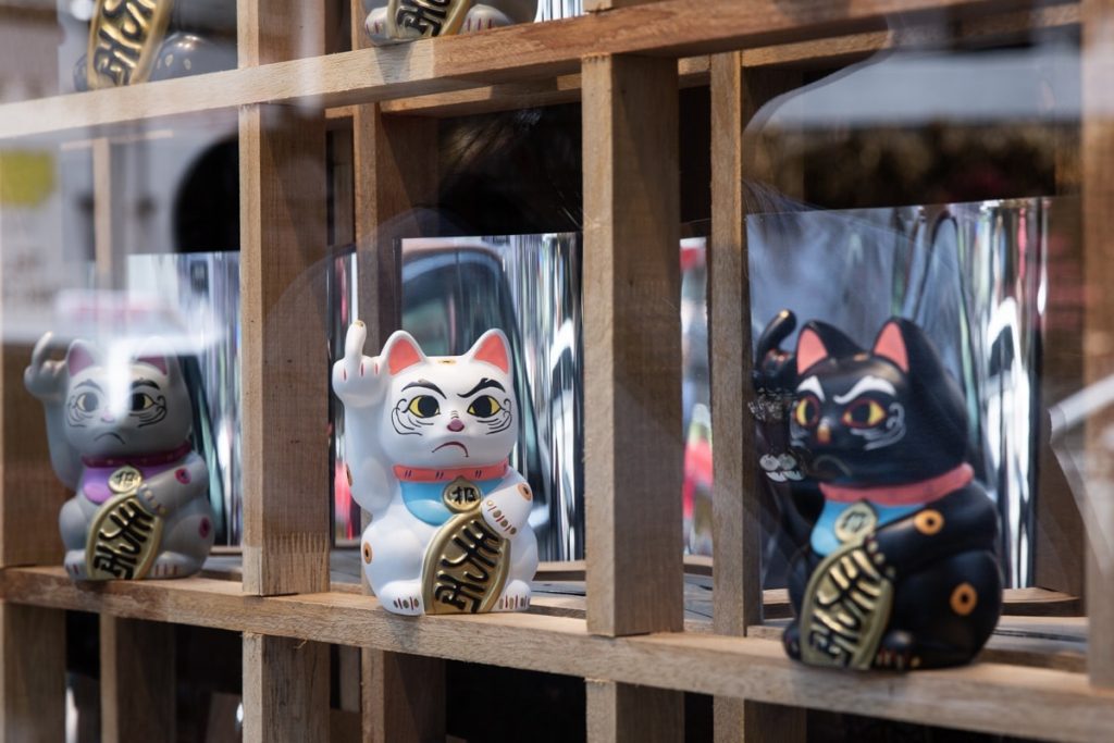 Boutique de chats un peu énervés dans Old town central à Hong KOng