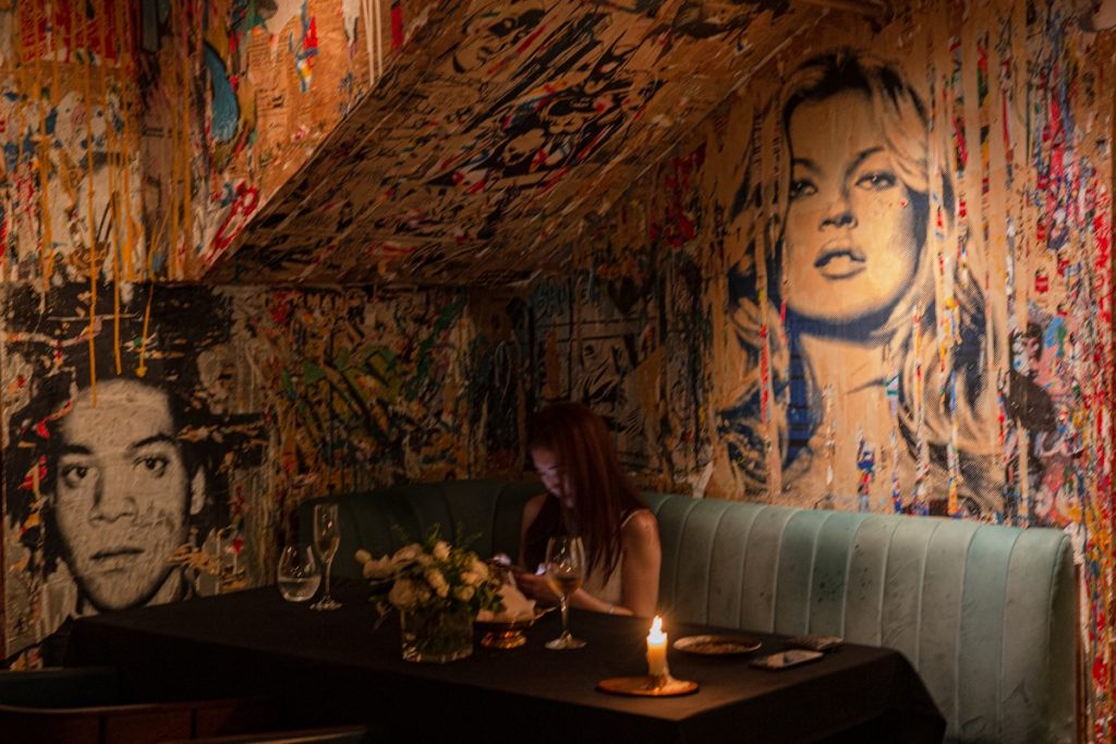Où diner à Hong Kong ? Le Bibo est un restaurant gastronomique français à la décoration urbaine. c'est délicieux et ça mérite le détour #discoverHongKong #hongkong