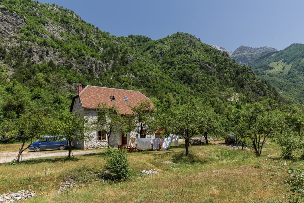 Rupa Guesthouse, une pension où dormir avant de faire la randonnée entre Theth et Valbona