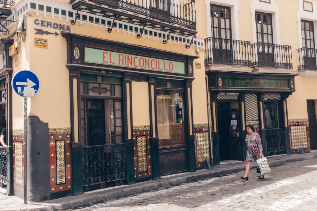 Façade du bar El Rinconillo, une institution de Séville