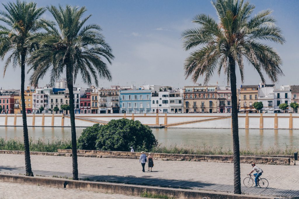 Le Guadalquivir traverse Séville. De l'autre côté, le quartier de Tiriana est très coloré et c'est que l'on y fabrique les mosaïques