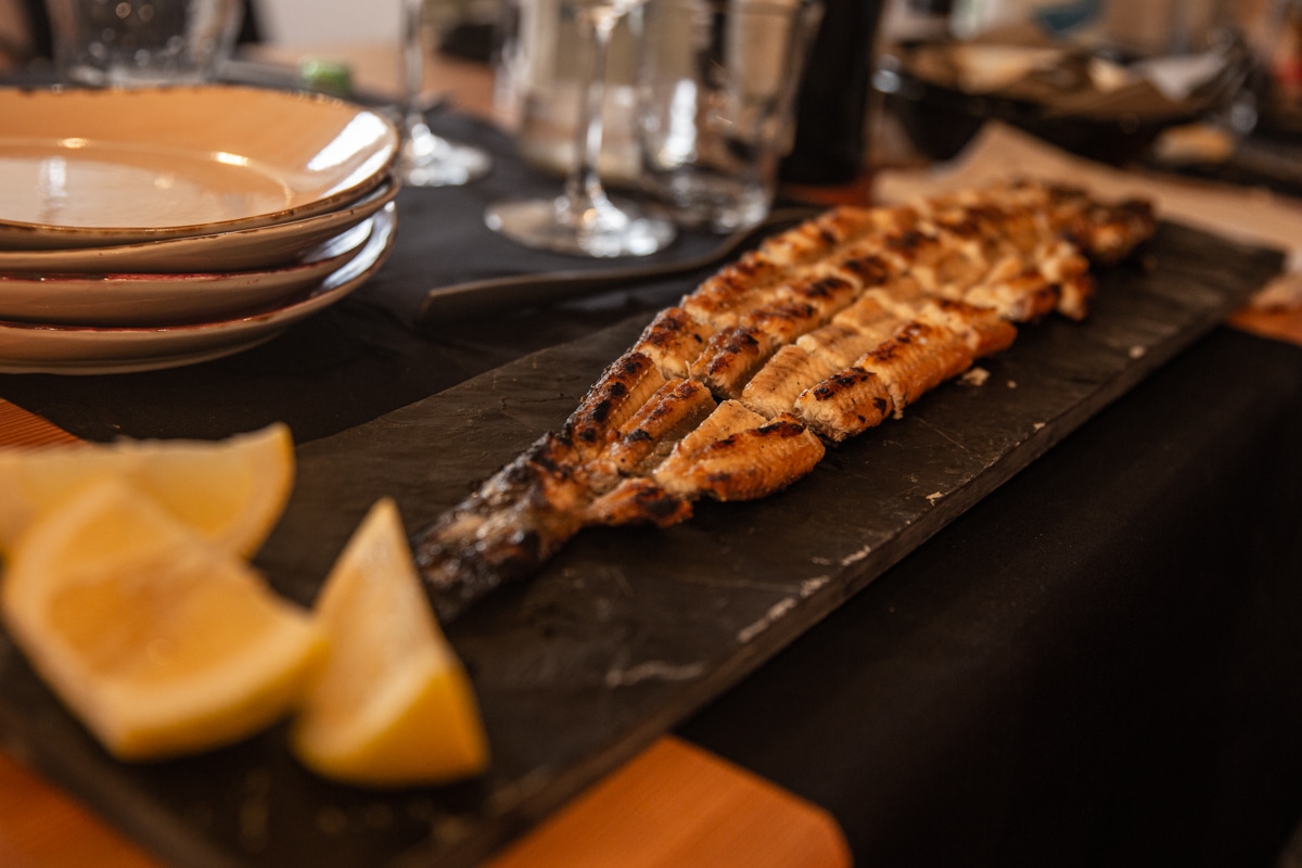 Anguille grillée proposée par le restaurant Locanda del delta à Comacchio lors de la fête de l'anguille #inemiliaromagna