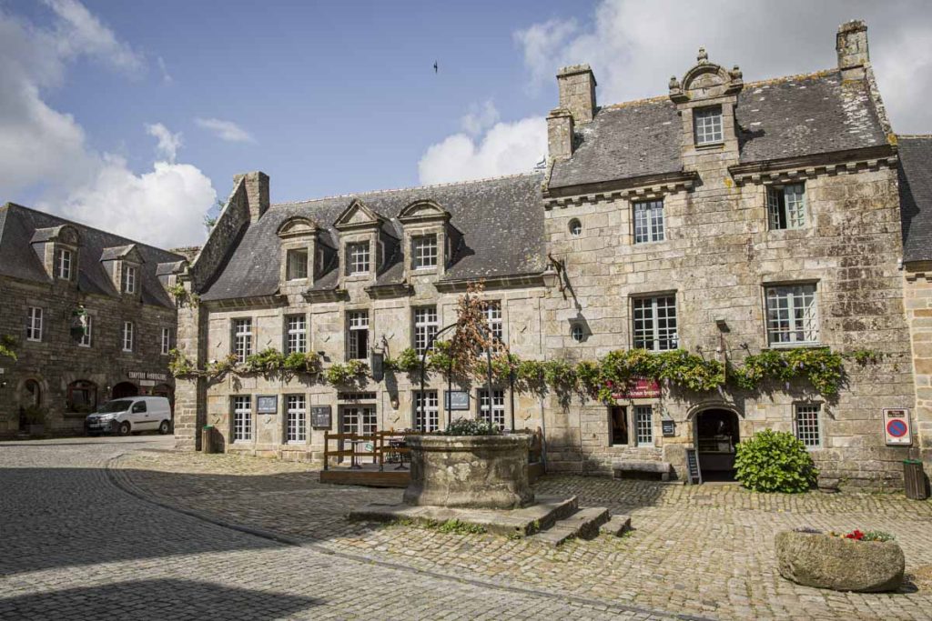 Locronan-3