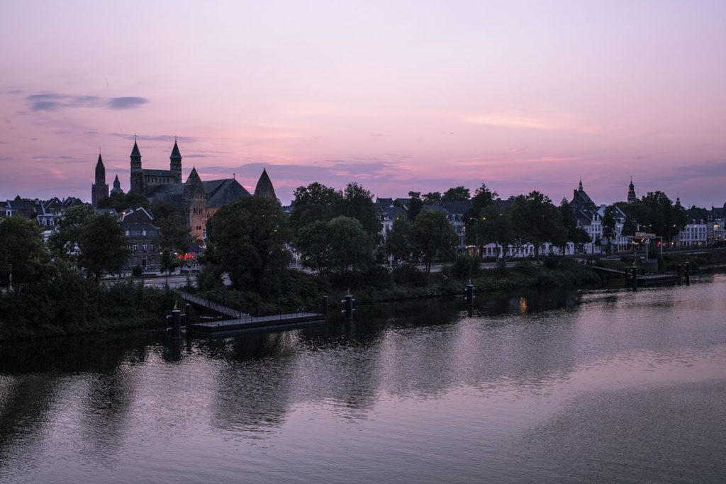 Coucher de soleil sur la Meuse à Maastricht