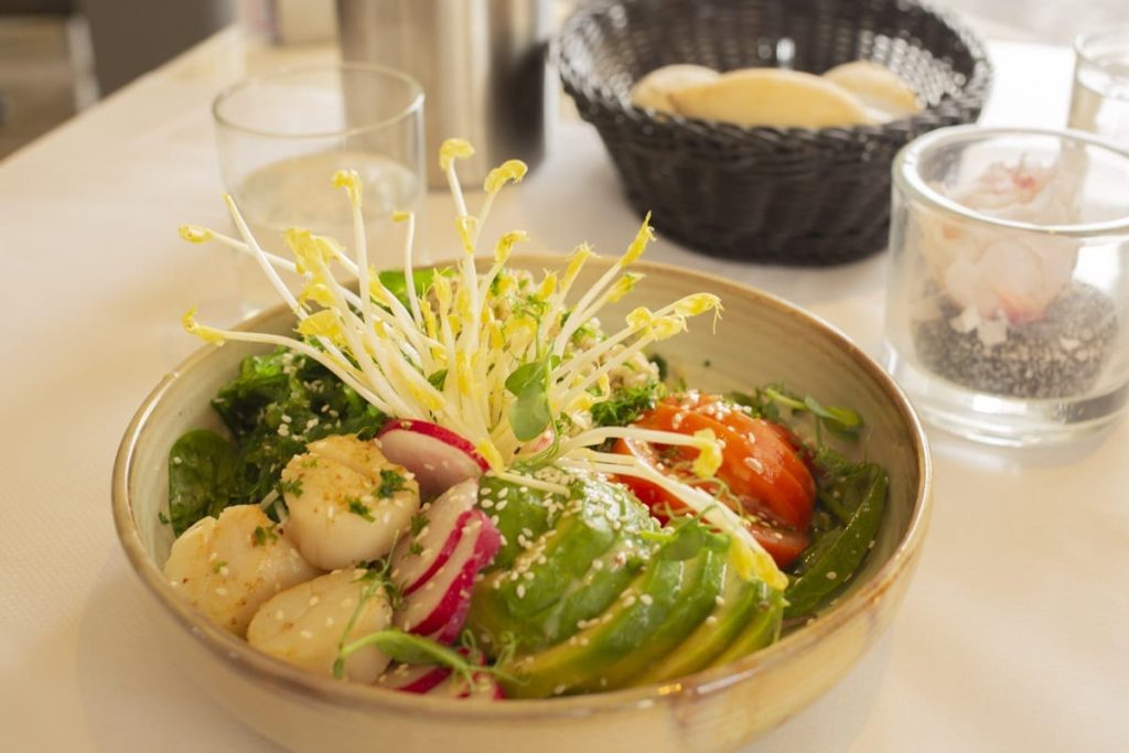 Poke bowl au Crowne Plazza