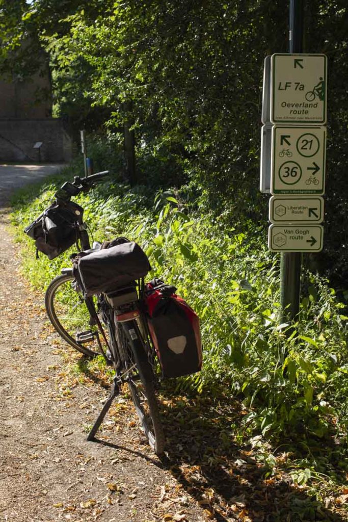 Panneaux de signalisation sur les pistes cyclables aux Pays-bas