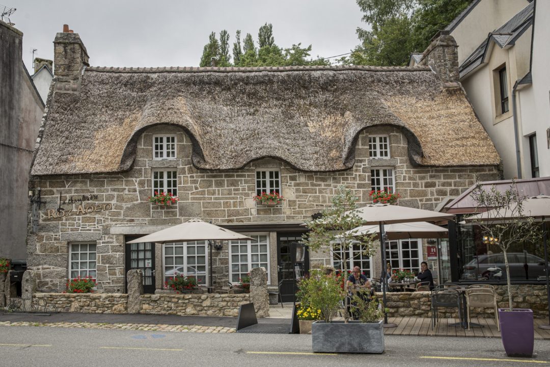 Maison de pierre au toit de chaume, un hôtel à Pont-Aven