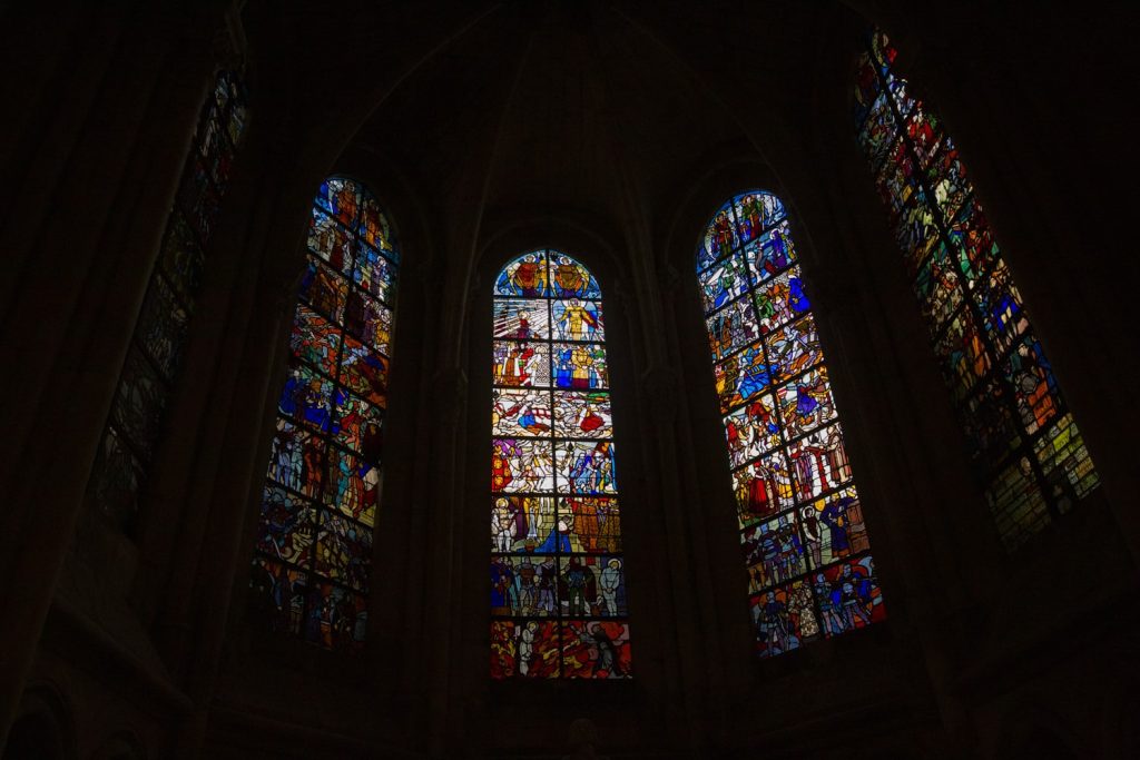 vitrail-Jeanne-dArc-cathedrale-saint-Julien