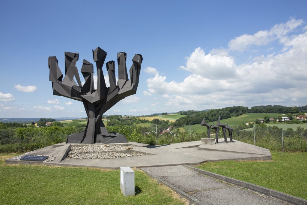 monument hommage aux juifs morts à Mauthausen