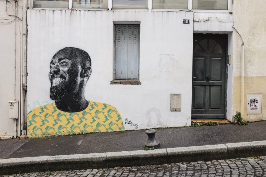 portrait de la street artiste Ladybug à Paris