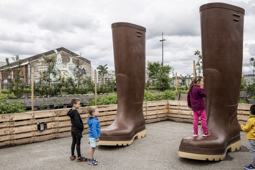 Bottes-geantes-Nantes-Lilian-Bourgeat