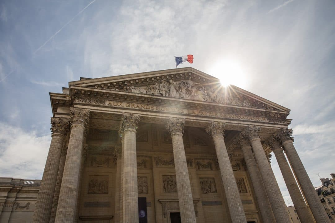 Entrée du Panthéon, place des grands hommes à paris