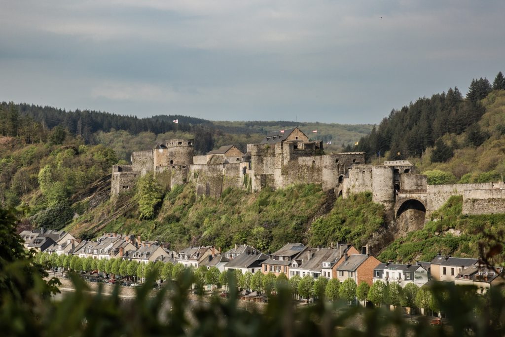 Vue chateau fort bouillon