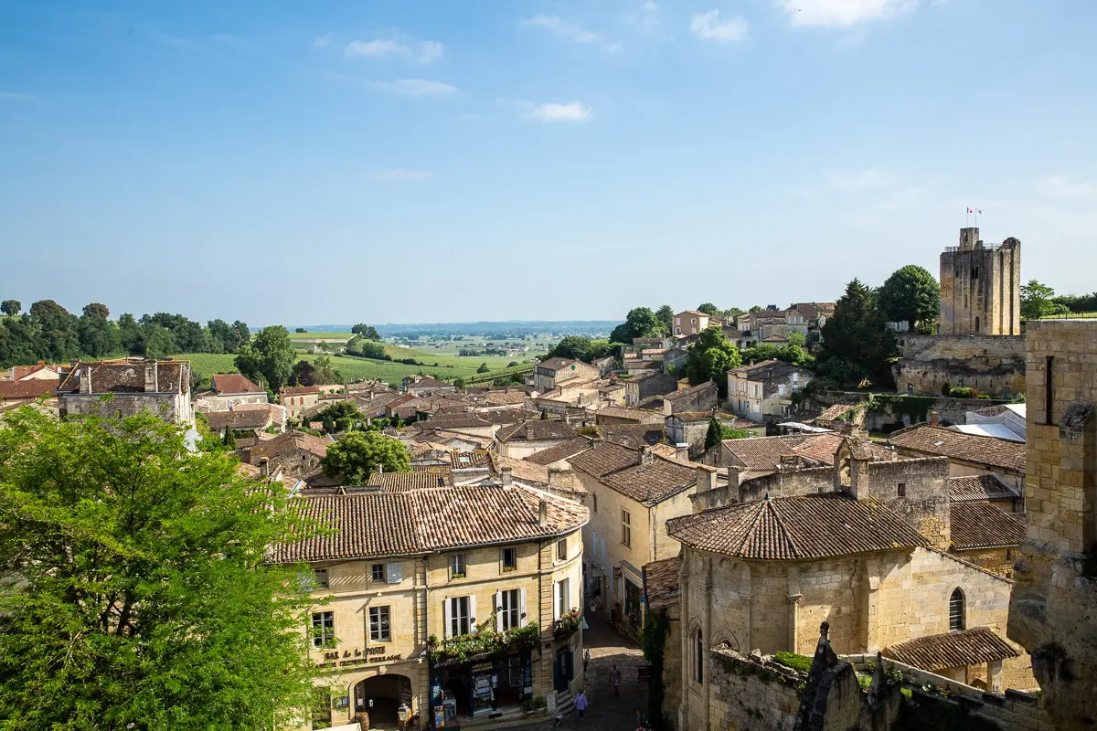 Les toits de Saint-Emilion vus de la place du clocher