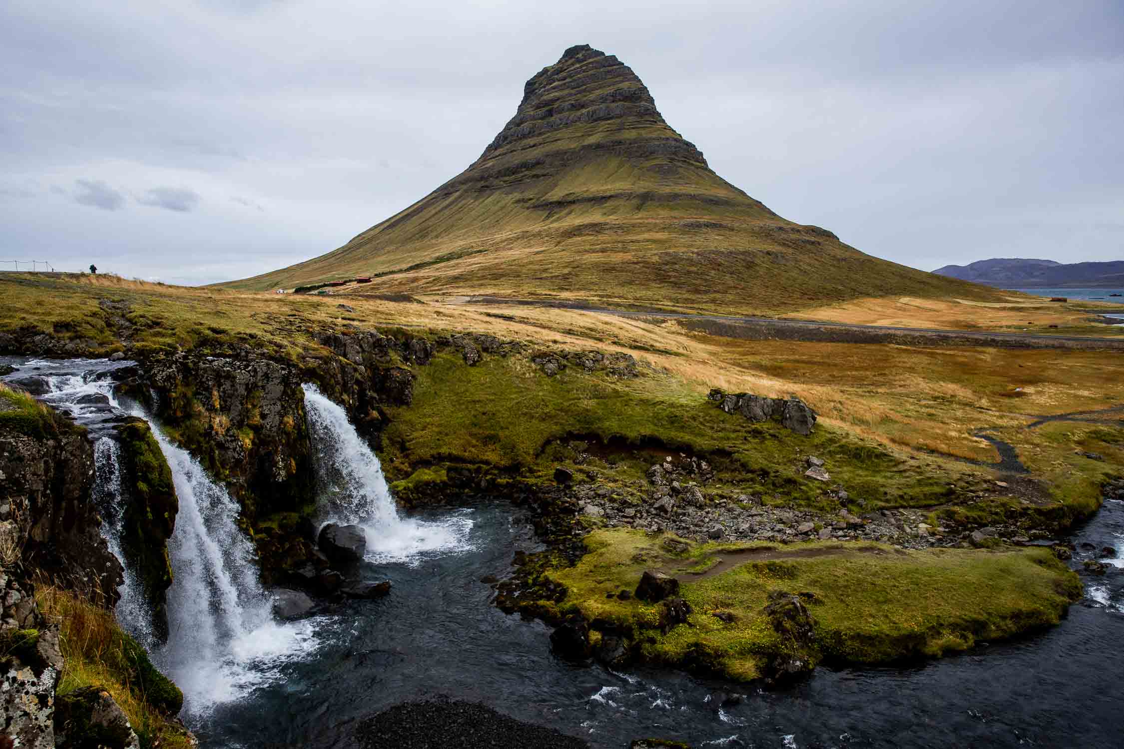 cascade-Kirkjufell