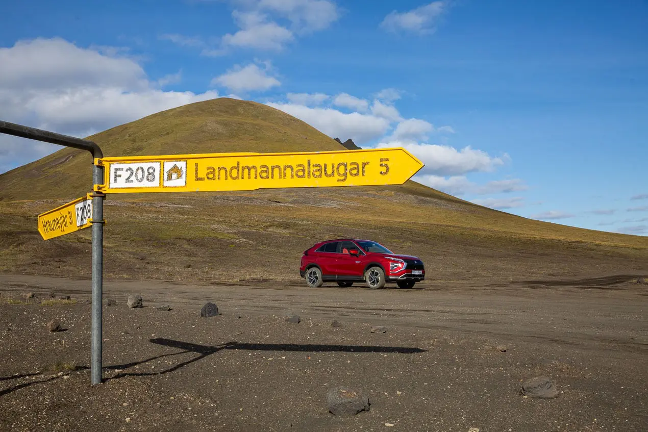 La piste F208 nord mène au Landamannalaugar