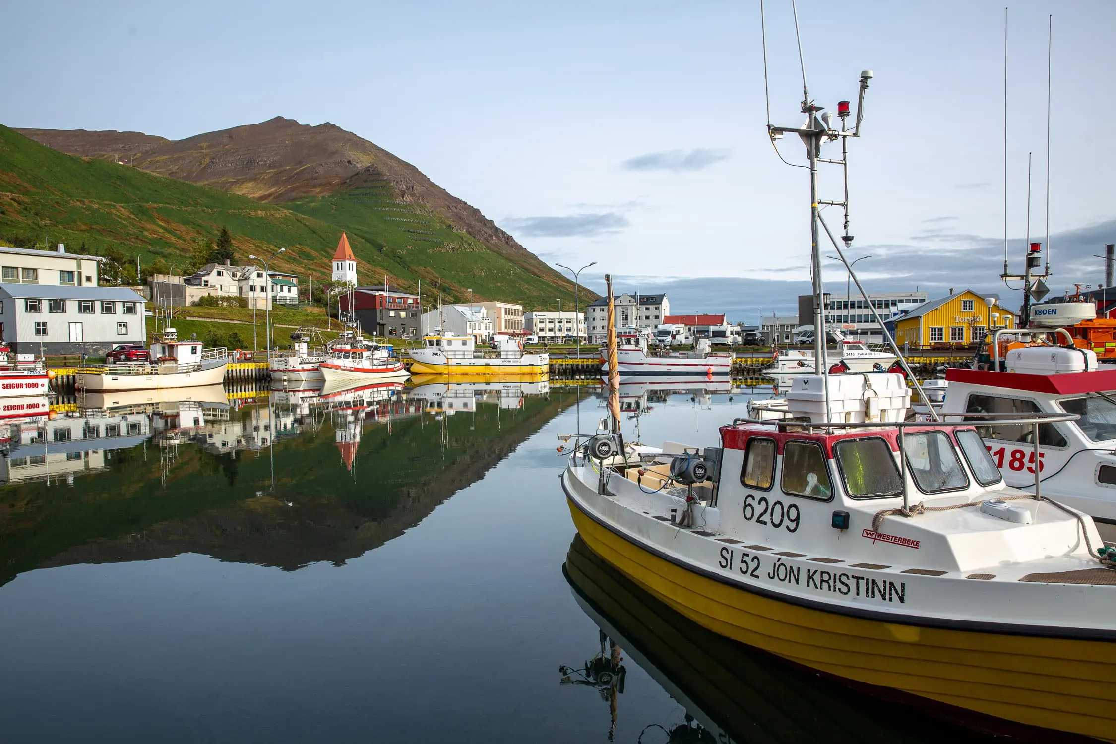 port de pêche de Siglufjordur en Islande