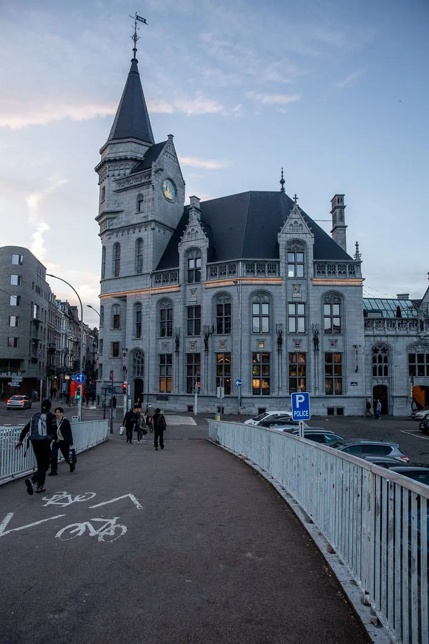 Grand poste un batiment historique de Liège